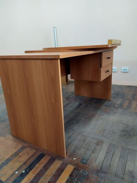 Продаются офисные столы