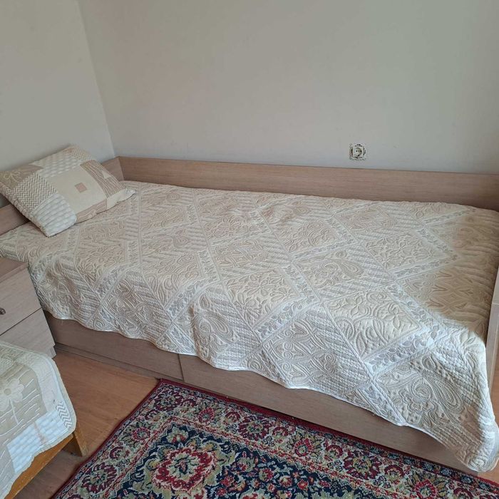 Легло с чекмедже и матрак