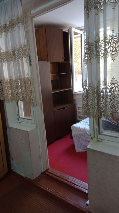 Аренда 2-комн. Квартира 1/4 этаж. Адрес микрорайон 1я остановка. Цена.