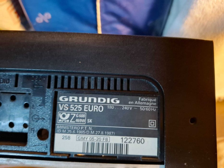 Video Grundig model VS 525, totul original + telecomanda si functional
