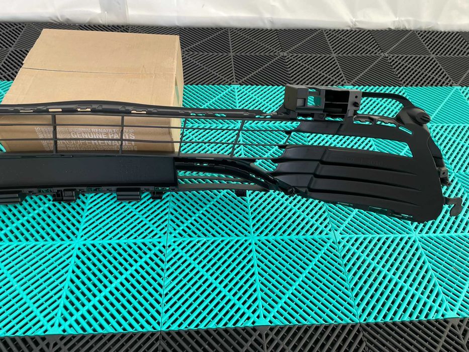 Gria inferioara bara fata Renault Clio 4 RS 2012-2015 noua originala