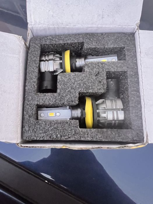 Becuri LED auto (set 2 bucăți) – alb & galben