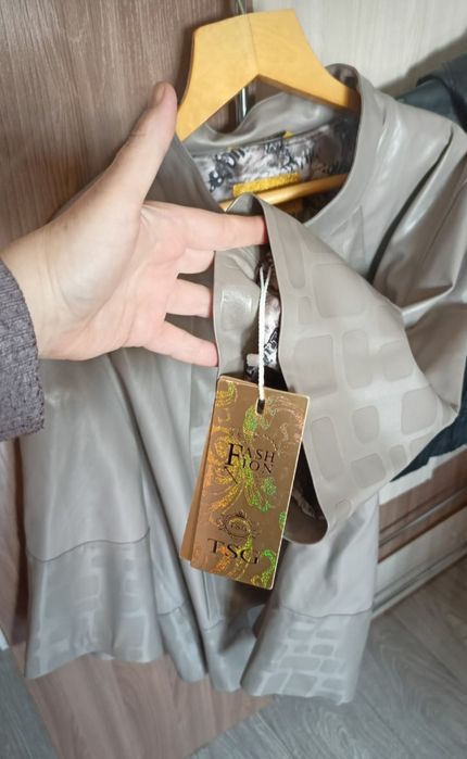 Продам новую кожаную куртку