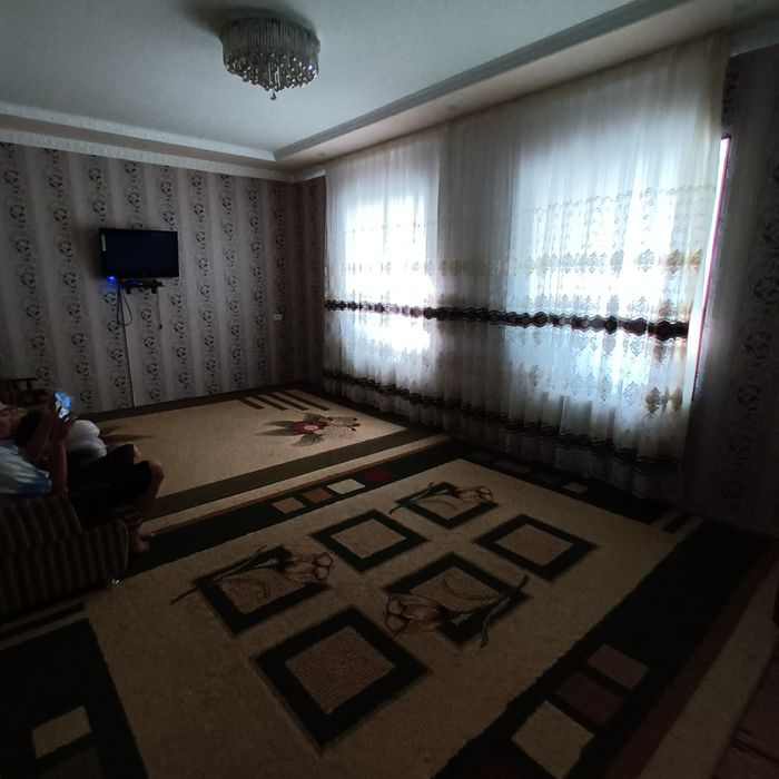 Эски шахарда 8 сотокли ховли сотилади