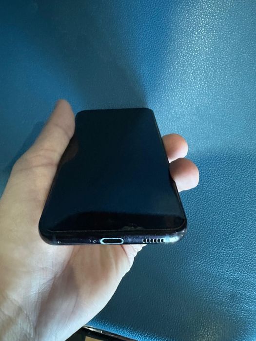 Смартфон Самсунг S22