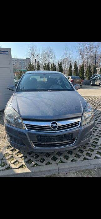 Dezmembrez Opel Astra h facelift 1.4 1.6 1.7 1.9