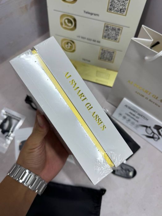 Смарт отчки встроенный камерой , запис все есть