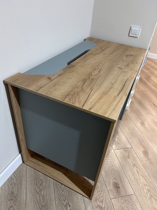 Продам письменный стол