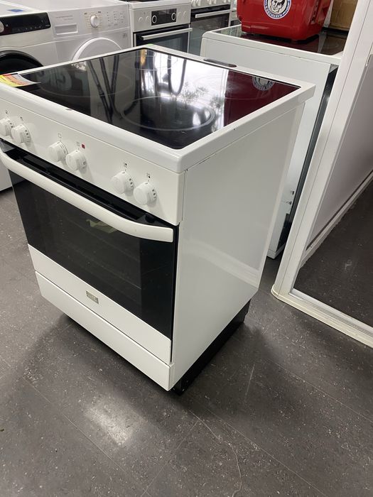 Свободностояща печка VOSS Electrolux