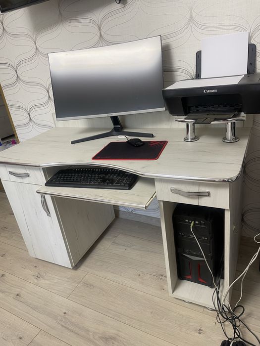 Birou, lemn stejar alb, folosit un an.