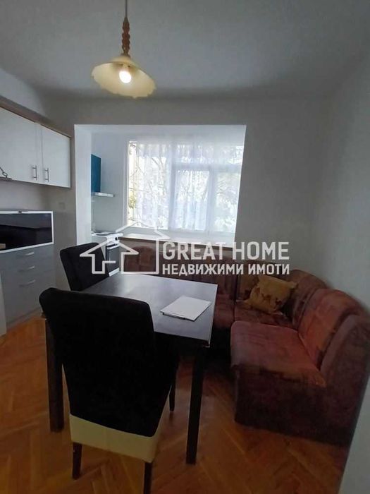 Дава се под наем Тристаен апартамент в Търговище, Център - 67 кв.м за 229.5 € - Снимка #1