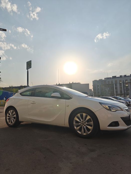 Продам Opel Astra 2013