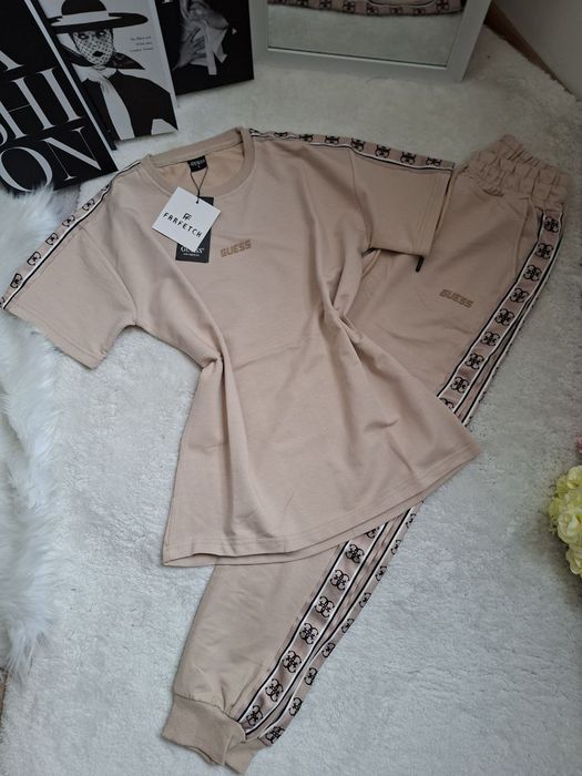 Нови дамски екипи Guess С М Л ХЛ