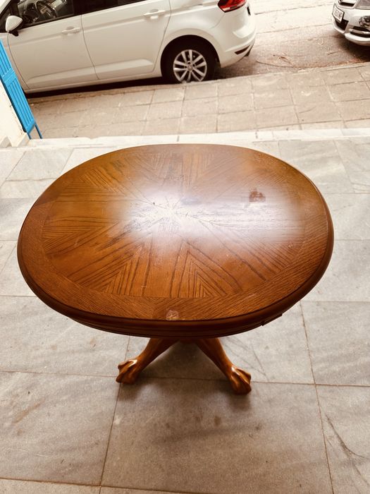 Продавам елегантна винтидж холна маса, произведена в Швеция