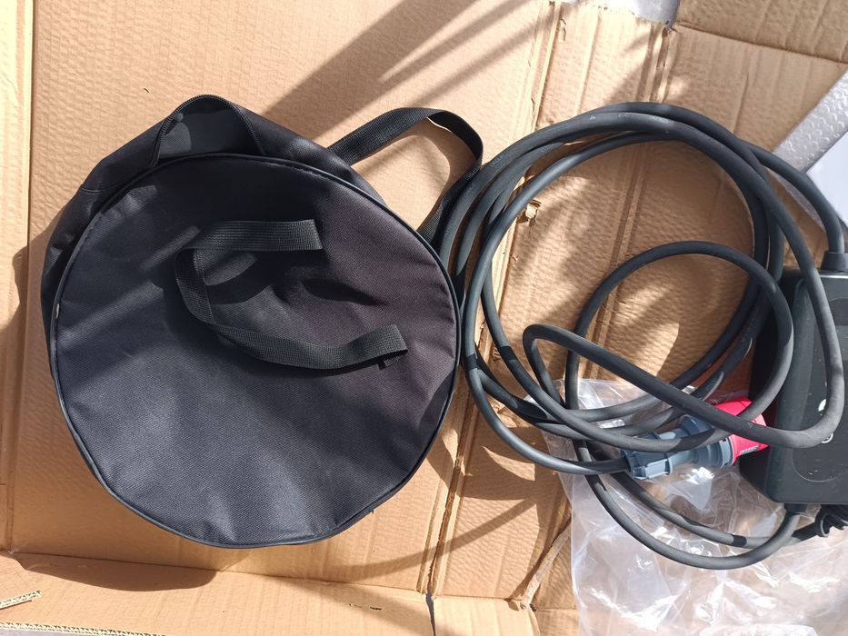 Încărcător auto EV typ 2 , 3KW automat și programabil 220V