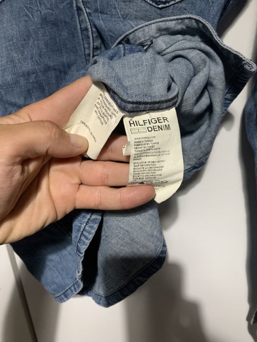 Camasa Tommy Hilfiger Denim USA size XS dar merge si la S barbateasca