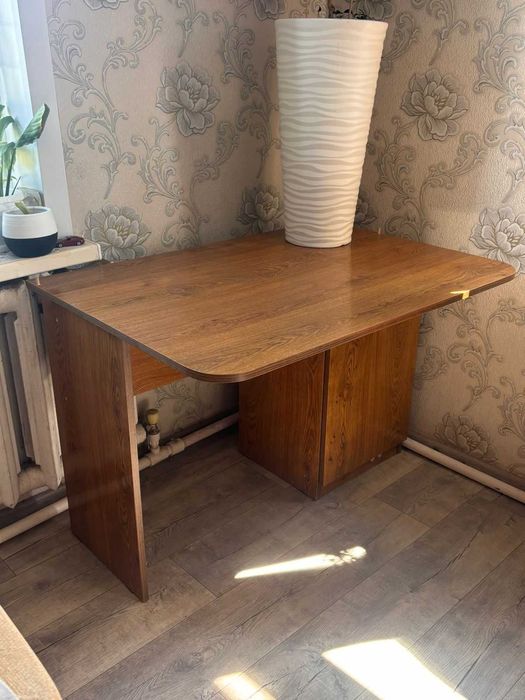 Продам стол письменный