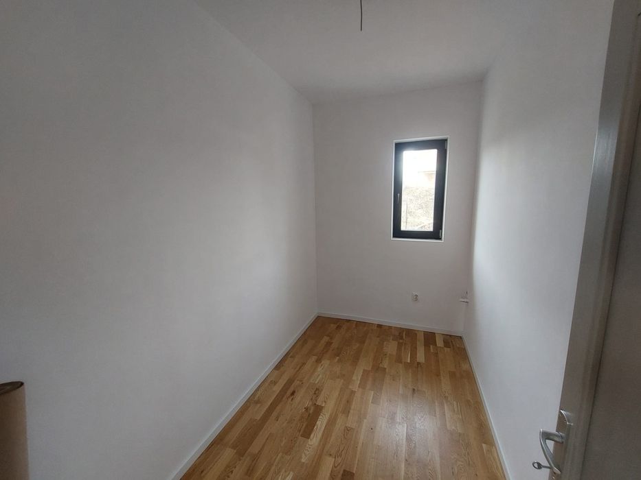 Casă nouă de vânzare în Livezeni