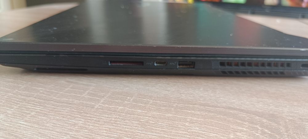 ASUS ROG Strix SCAR II gl704gv-ev008