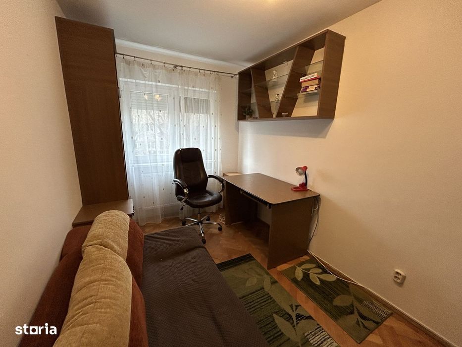 Inchiriez apart.3 cam.central,in spate la BCR,modern,centrala proprie