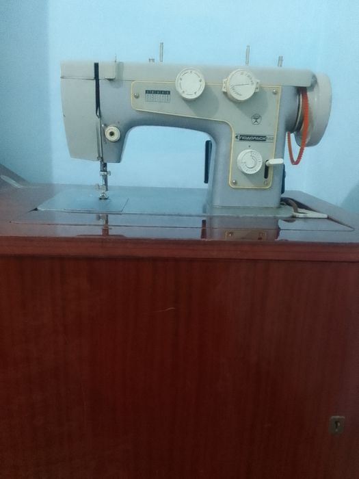 Podolsk 142 tikuv moshina