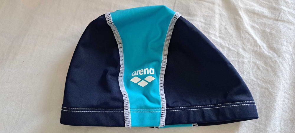Продавам детски плавници и шапка за плуване Arena