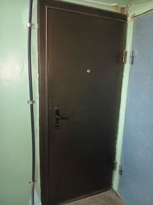 Продам 2 ком,кв,3-50,1 этаж.