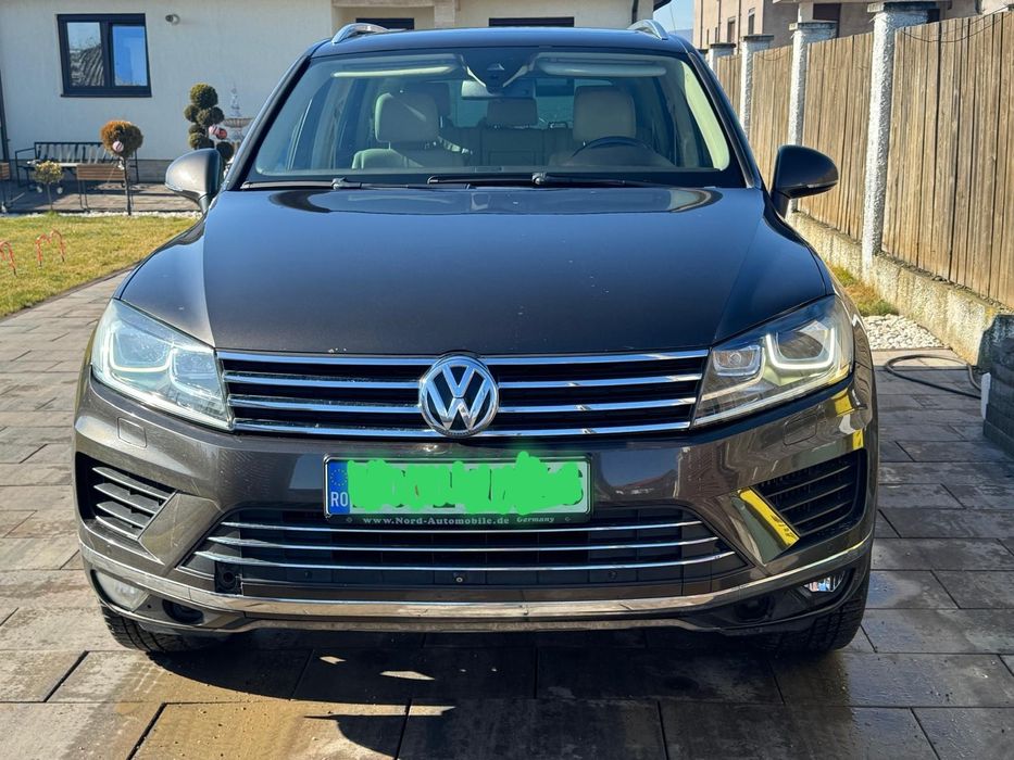 VOLKSWAGEN Touareg 2015