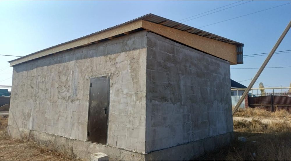 Магазин, аптека и парикмахерская