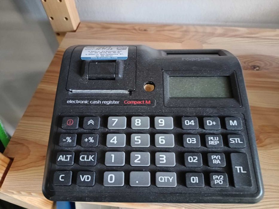 Вертикална двойна витрина