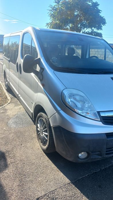 Vând Opel vivaro 2l recent inscris