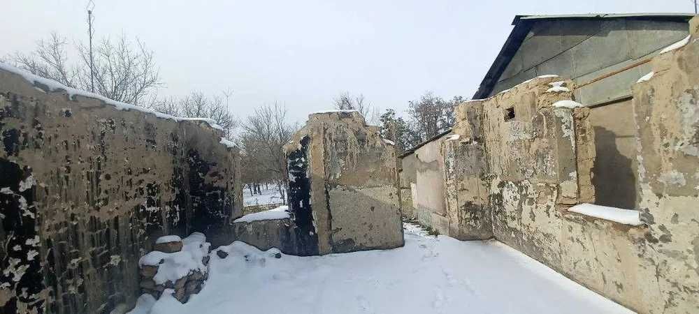 Yer uchastkasi sotiladi. Turar joy qurish uchun. Продается участок.