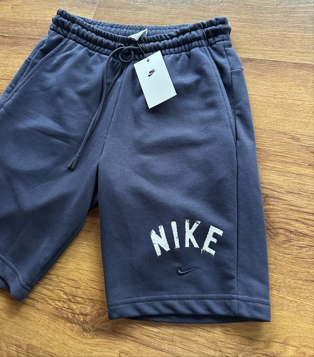 Мъжки,памучни тъмно сини къси панталонки Nike с бродирано лого и надпис
