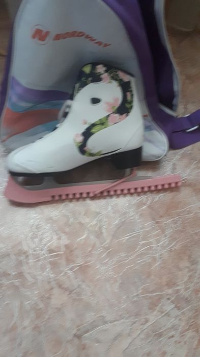 Коньки женские 41 размер