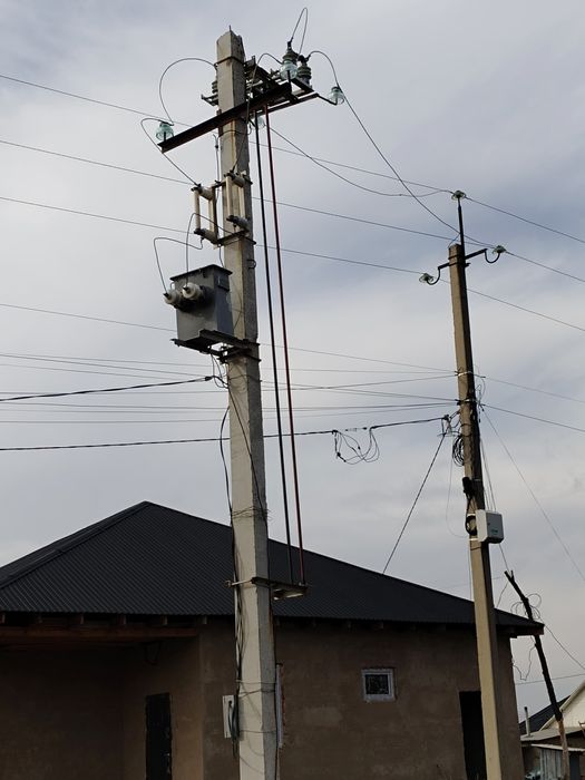 Трансформатор и столб