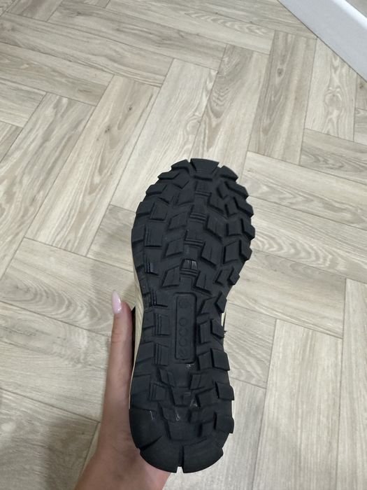 Продам ботинки ecco на девочку