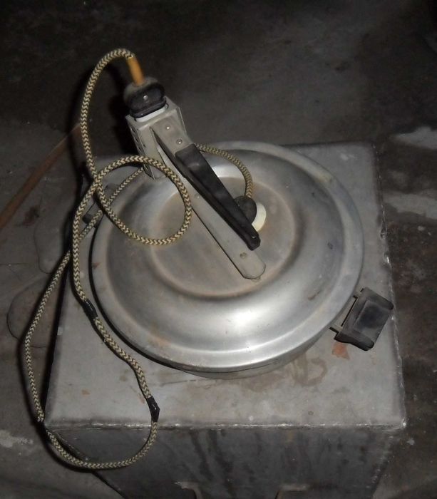 продается хлебопечка электрическая