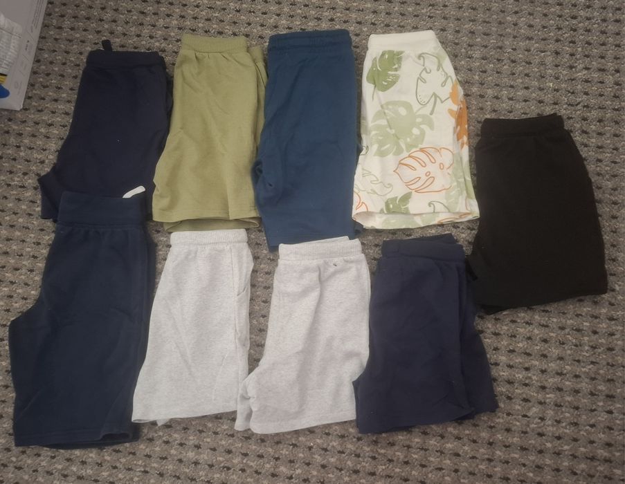 Lot pantaloni scurți mărimea 128