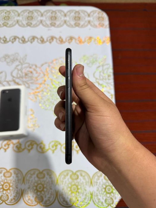 продам айфон 7 128 гб