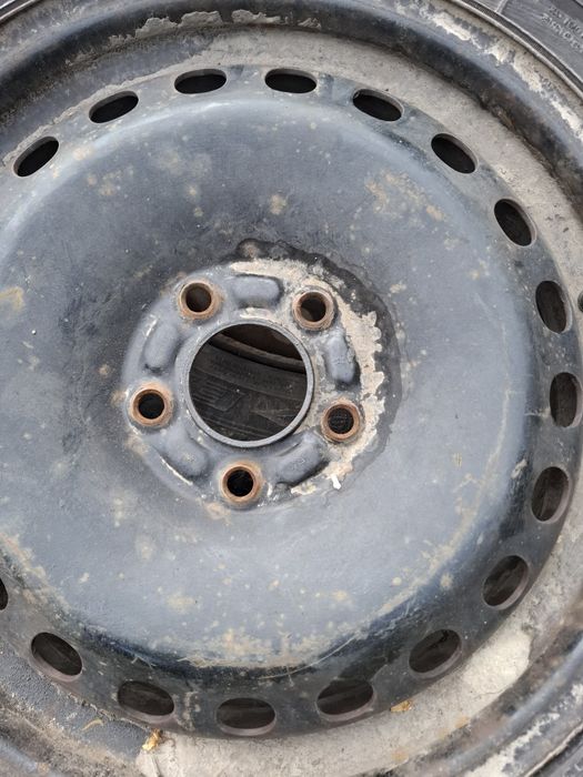 Vand roata rezerva R 16 ford focus 2 merge si pe 3 are si anvelopa 205 55 16