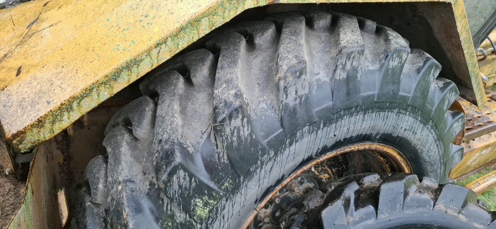 Roti/ cauciucuri 16.9 R28 buldoexcavator CAT