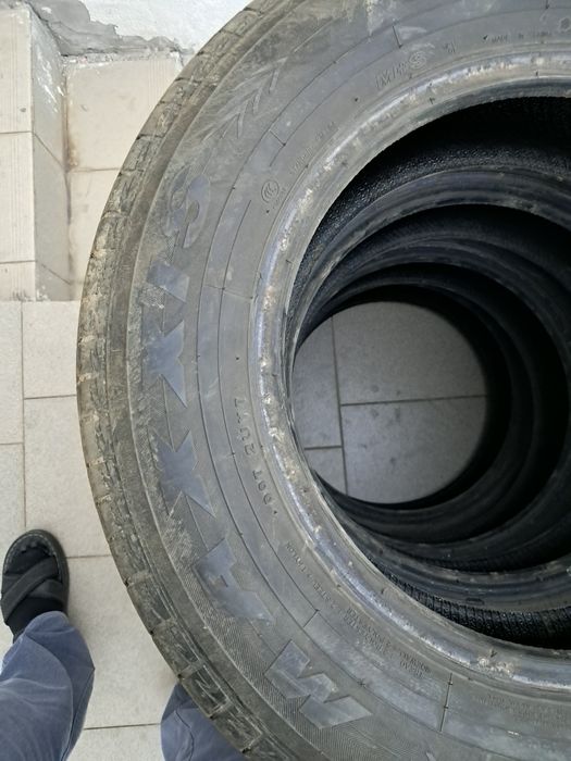 Продам шины 205/70R15 Maxxis