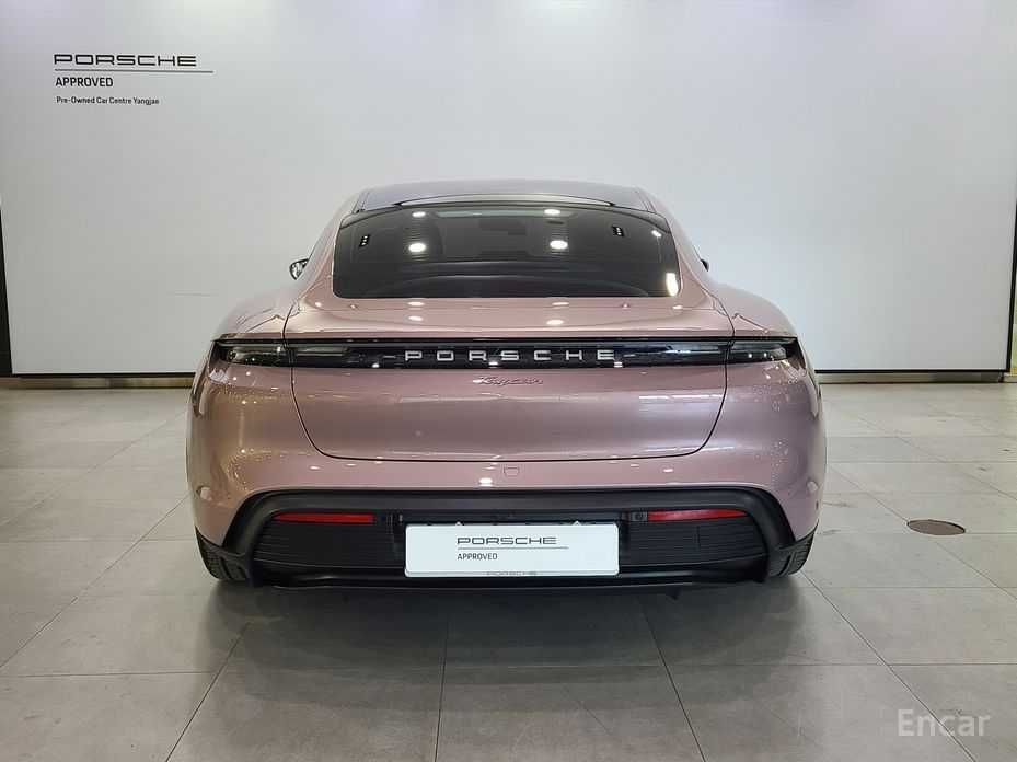 Porsche Taycan Base