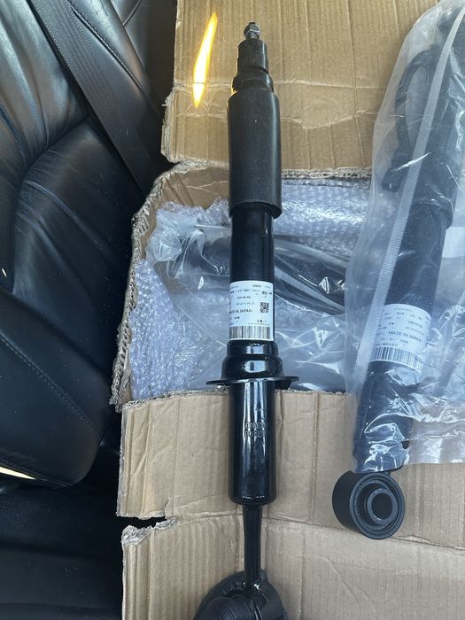 Асортизаторы передние Land cruiser prado 120