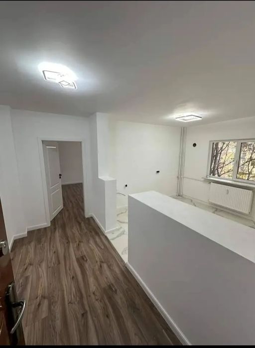 Renovam  apartamente,