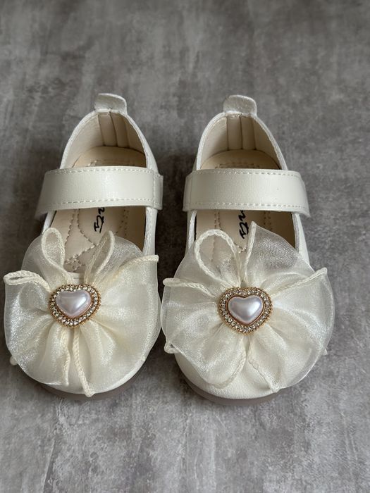 Детские туфли