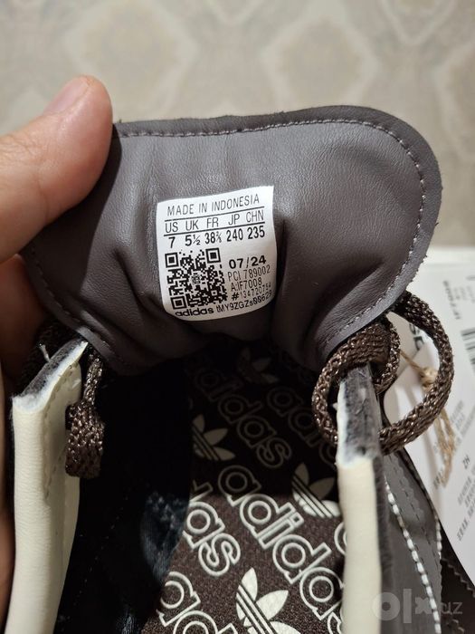 Yangi , original Adidas Country OG