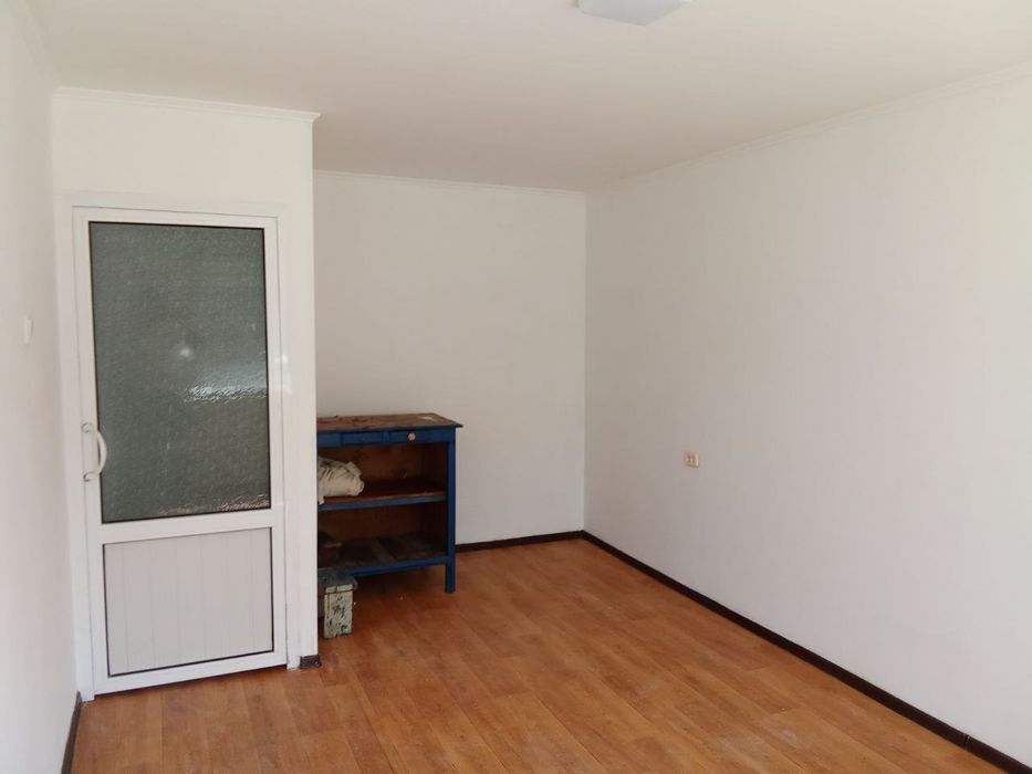 Чирчик шахар 
Октябр
#1-хона 4-этаж 
Квартира сирочни сотилади
Нарх