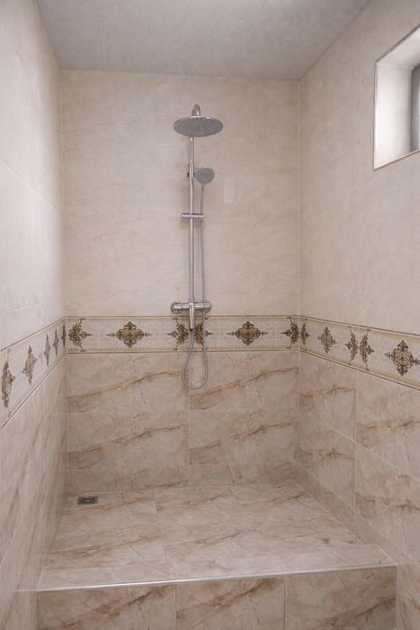 Uy sotiladi . 165 000 $ . 2.5 sotik . 2 qavat 150 m². Yashashga tayor