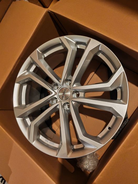 Vand jante de aliaj  pe 20 marca Dezent distanta intre prezoane 5x114,